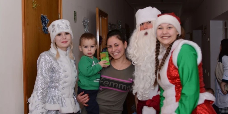 Клиенты ПриватБанка устроили праздник пациентам Николаевской областной детской больницы