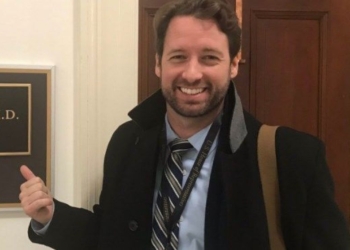 Конгрессмен-новичок хотел пройти в Капитолий с шестью бутылками пива: не пустила охрана