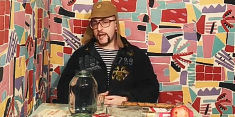 «Гаражное ТелевиденЬе Николаева» выпустило новогодний юмористический ролик