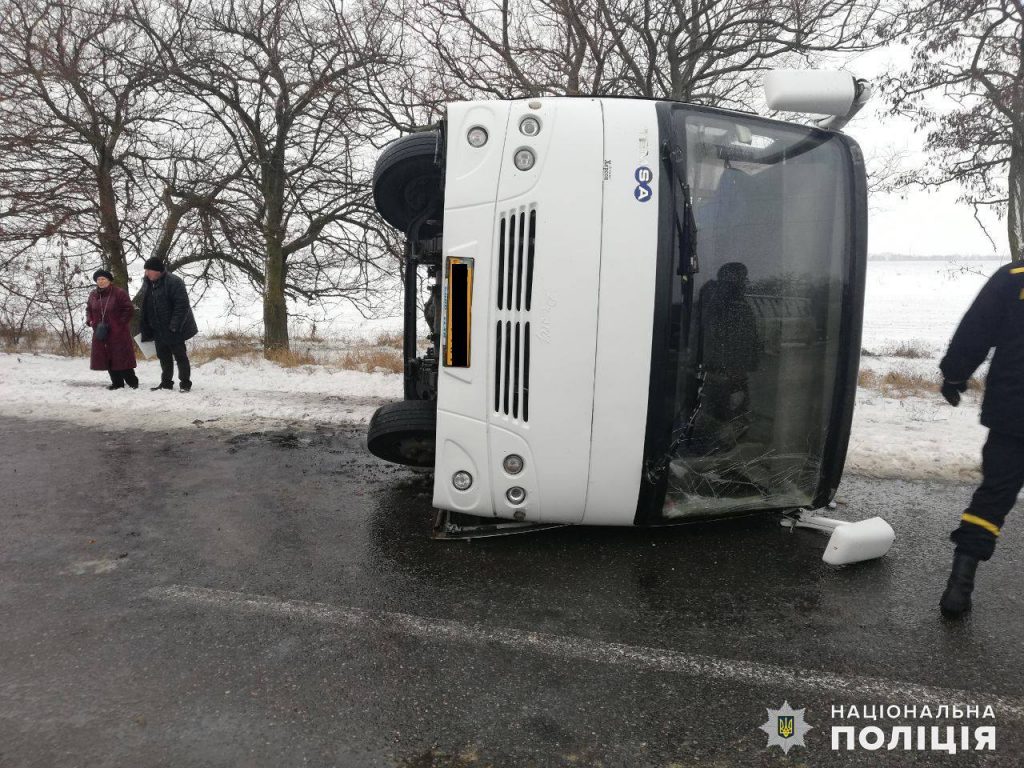 Число пострадавших в аварии автобуса на Николаевщине выросло до 8 человек 3