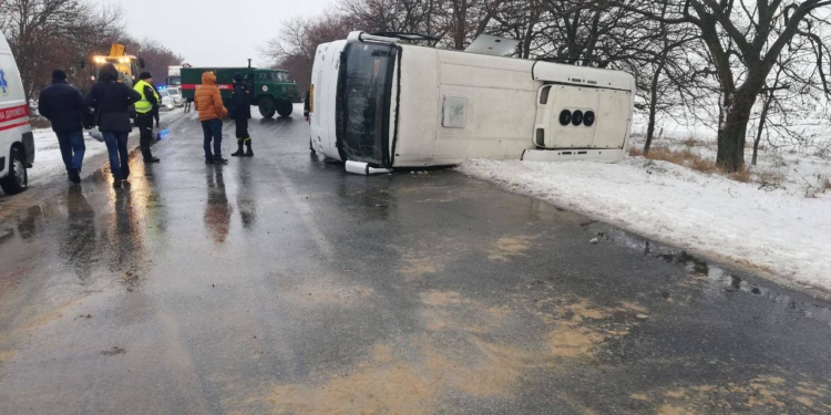 Число пострадавших в аварии автобуса на Николаевщине выросло до 8 человек