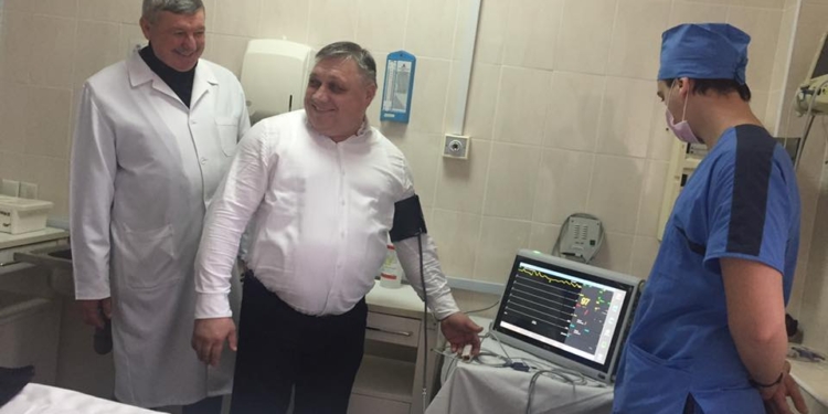 Нардеп Вадим Пидберезняк передал областной больнице новое оборудование
