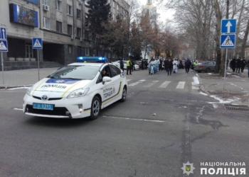 В Николаеве прошел Крестный ход. Верующих и храмы на Рождество охраняют правоохранители