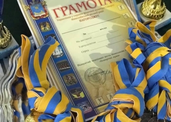 В Николаеве прошел открытый чемпионат города по плаванию “Новорічні зірки”