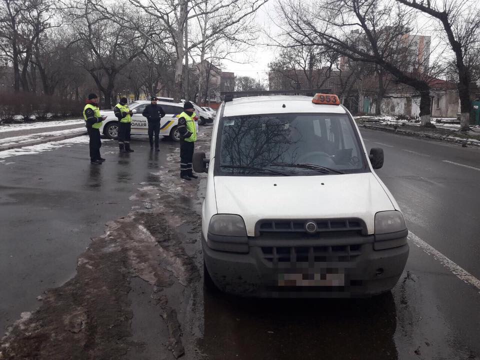 В Николаеве Укртрансбезопасность проверяла таксистов – нашла 16 нарушений 9