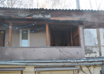 Во время пожара в Центральном районе Николаева пожарные эвакуировали трех жильцов дома – одного пришлось госпитализировать