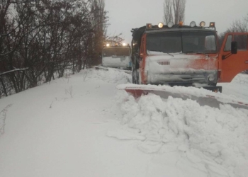 На дорогах Николаевщины сняты все ограничения для транспорта и использовано 480 тонн песчано-солевой смеси и 50 тонн соли