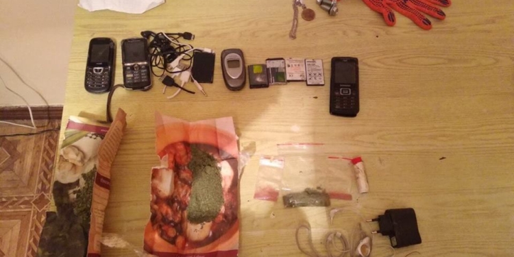 И переброской, и в посылке: в колонии на Николаевщине пытались «доставить» наркотики и мобилки