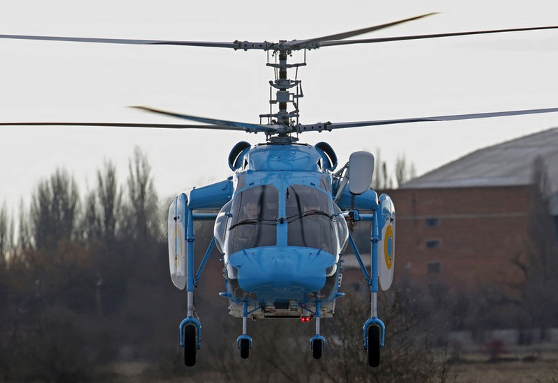 Морские летчики из Николаева испытали вертолет Ка-226: его планируют использовать для санитарных перевозок 9