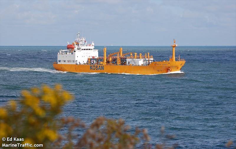 "Негде клейма ставить": всплыли скандальные данные о сгоревших в Черном море кораблях 1
