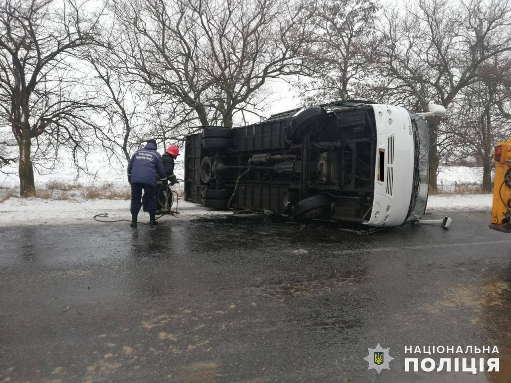 Число пострадавших в аварии автобуса на Николаевщине выросло до 8 человек 5