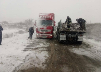 Внимание, на дорогах Николаевской области снег и гололед – 65 машин за сутки вытащили из заносов спасатели