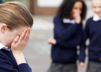 Первые наказания за буллинг. Мать школьницы, избившей сверстницу, привлекли к ответственности