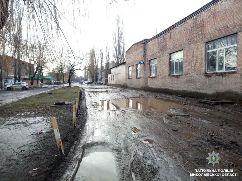 Патрульные потребовали от Сенкевича восстановления дороги на Новозаводской 1