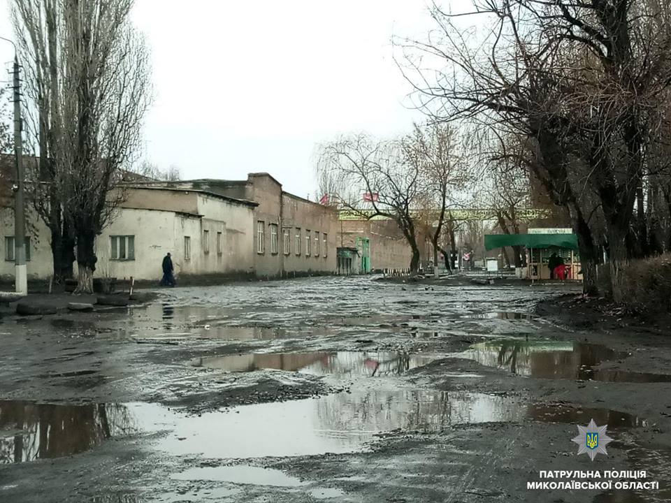Патрульные потребовали от Сенкевича восстановления дороги на Новозаводской 3