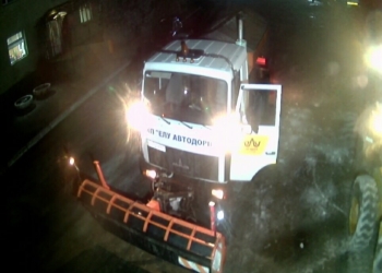 Бригады КП «ЭЛУ автодорог» ночью использовали более 80 т соли для борьбы с гололедом в Николаеве