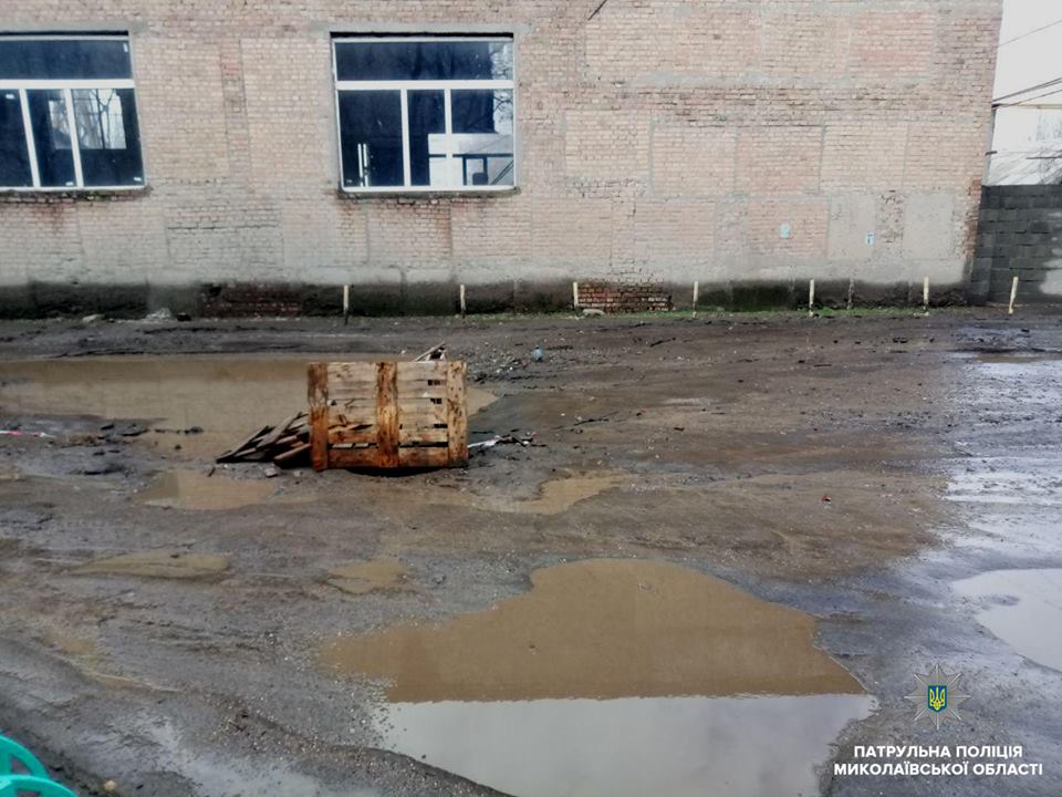 Патрульные потребовали от Сенкевича восстановления дороги на Новозаводской 7