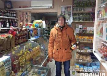 За неделю на Николаевщине «засекли» 9 фактов продажи спиртного и сигарет несовершеннолетним, и 5 из них – в Николаеве