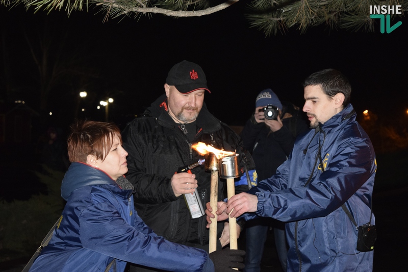 Это не траурное мероприятие: в Николаеве прошло традиционное факельное шествие в память боя под Крутами 9