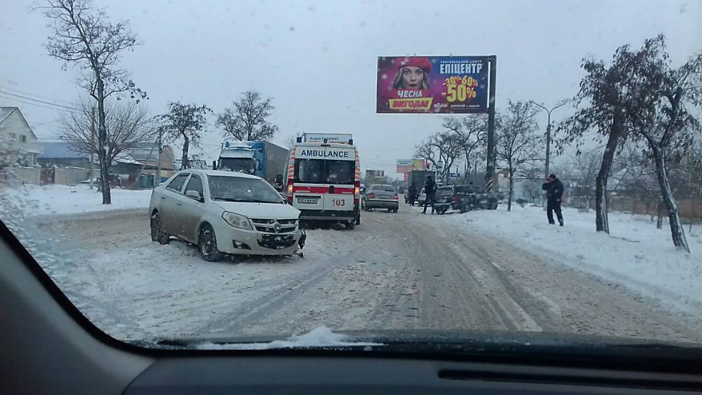 На проспекте Богоявленском из-за сколькой дороги столкнулись четыре автомобиля 5