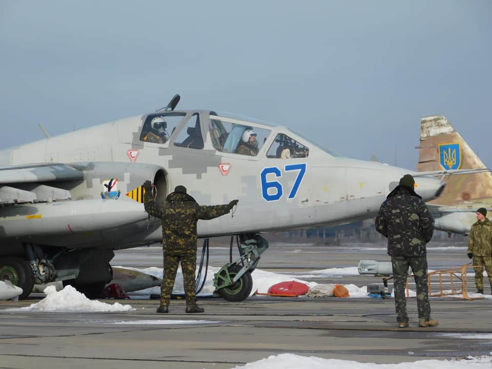 В николаевской авиабригаде прошли командирские полеты 14