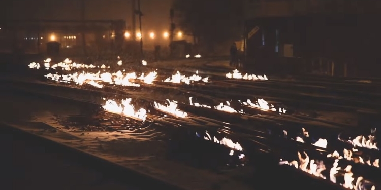 40-градусные морозы заставили поджечь железнодорожные пути в Чикаго