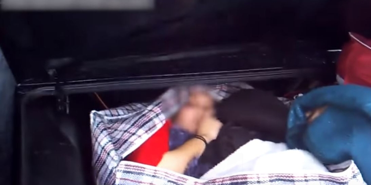 Сумчатые путешественники. Через границу с Беларусью в Украину пытались ввезти гражданку Туркменистана – в сумке