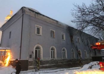 В Киево-Печерской лавре вспыхнул пожар