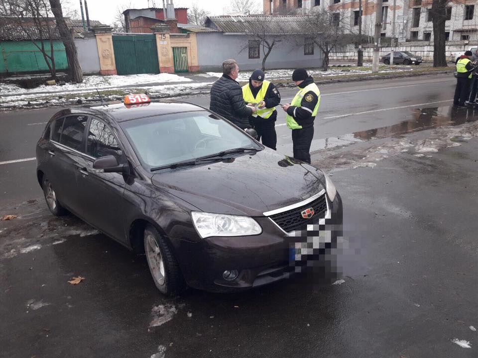 В Николаеве Укртрансбезопасность проверяла таксистов – нашла 16 нарушений 15