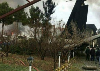 В Иране разбился Boeing 707 с 10 людьми на борту