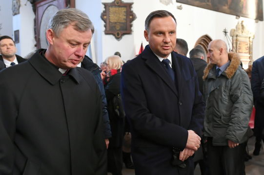 Проводить в последний путь убитого мэра Гданьска пришло 45 тысяч человек 19