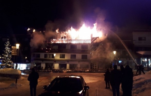 На знаменитом курорте Куршевель был сильный пожар, минимум два человека погибли