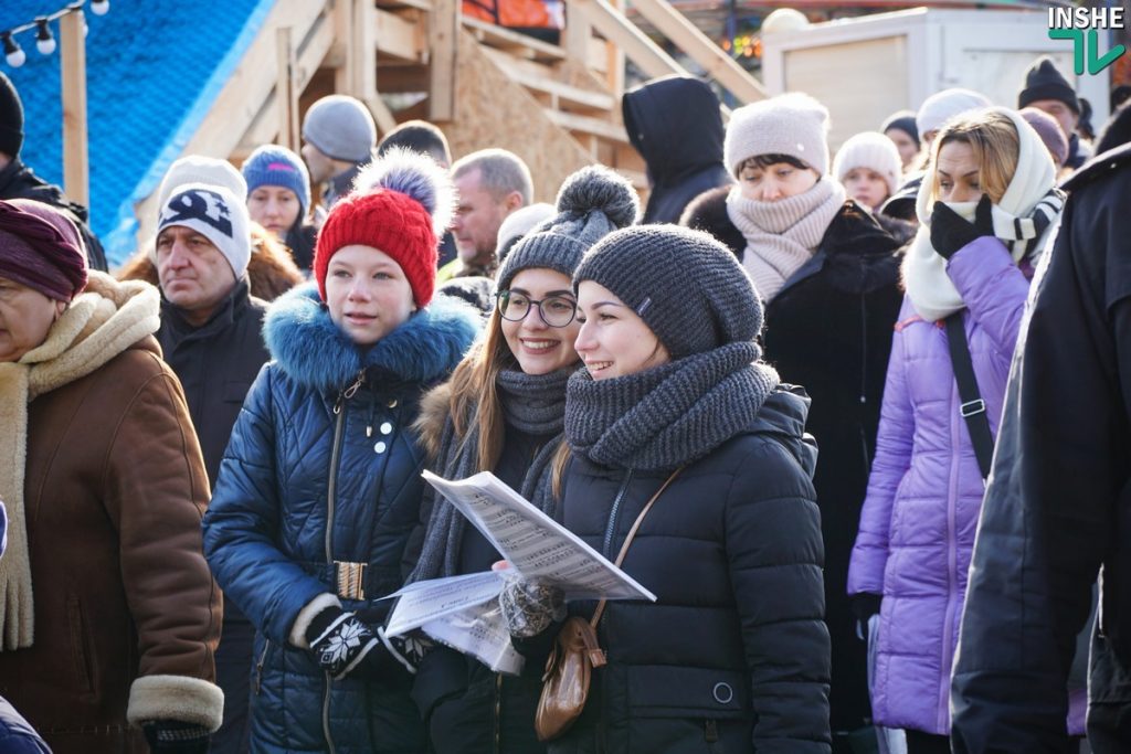 Николаевцы отмечают Крещение Господне традиционным окунанием в прорубь 4