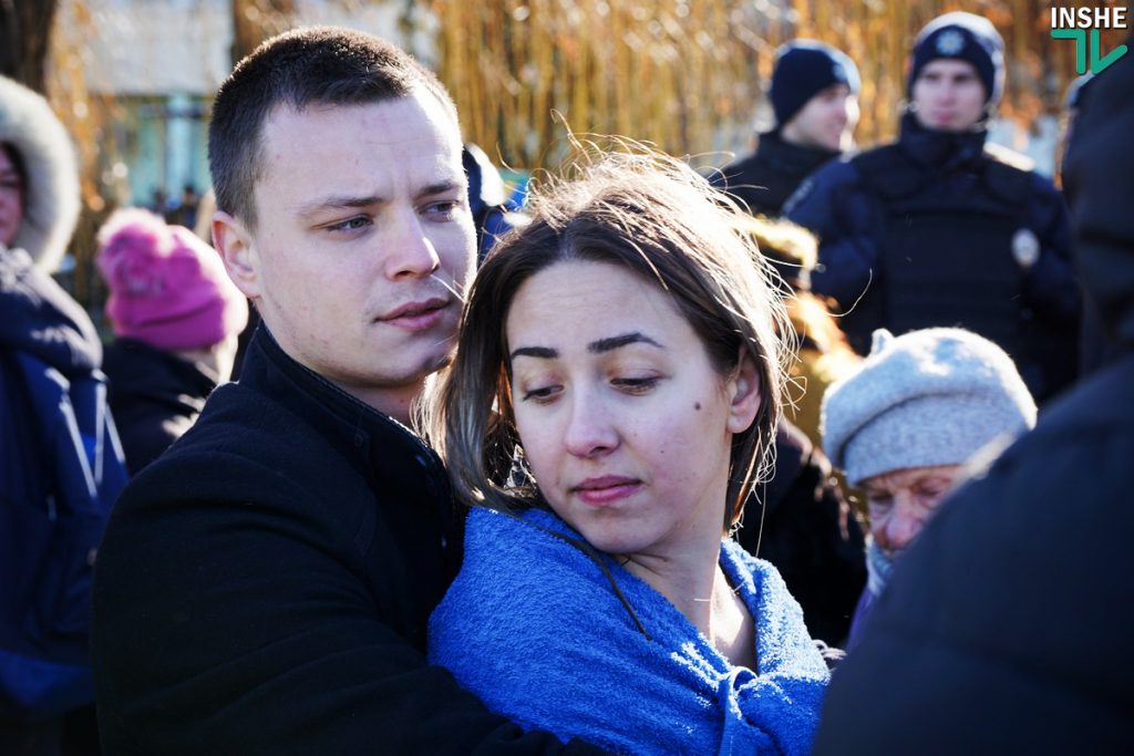 Николаевцы отмечают Крещение Господне традиционным окунанием в прорубь 52