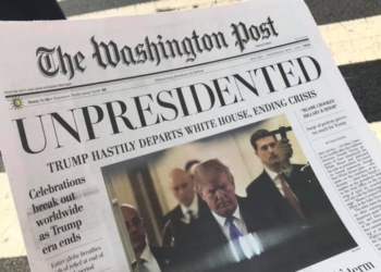 Трамп сбежал из Белого дома и улетел в Ялту: в Вашингтоне распространили фальшивый номер The Washington Post