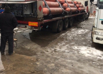 В Николаеве незаконно торговали автомобильным газом прямо с грузовика