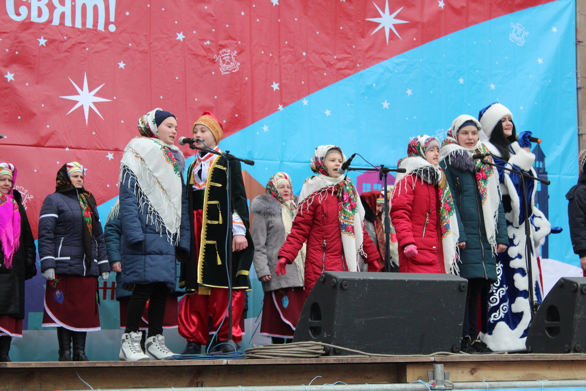 На Соборной площади провели последний в этом сезоне новогодний фестиваль
