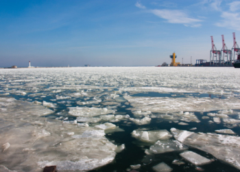 В николаевском порту «Ольвия» объявлена ледовая кампания