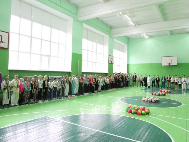 В николаевской школе №19 открыли отремонтированный спортзал