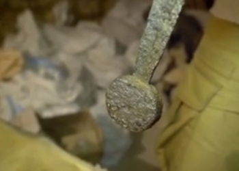 Во львовском подземелье нашли меч крестоносца, но разгорелся скандал. Почему?