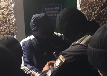 За обвиняемого в убийстве экс-начальника Николаевской таможни внесли залог, но полиция тут же задержала его снова