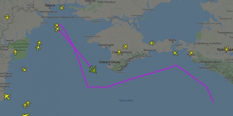 Американский самолет-разведчик начал патрулирование возле оккупированного Крыма