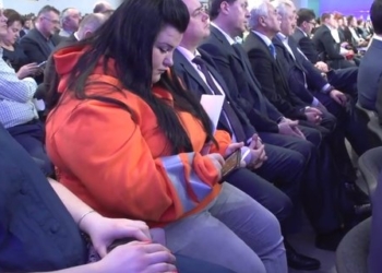 Рэп-исполнительница Алена Алена заявила, что на форум Порошенко ее заманили обманом