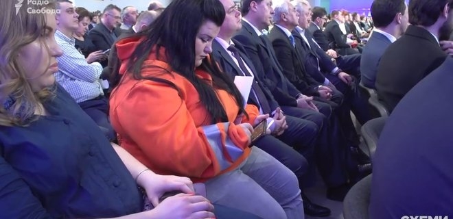 Рэп-исполнительница Алена Алена заявила, что на форум Порошенко ее заманили обманом