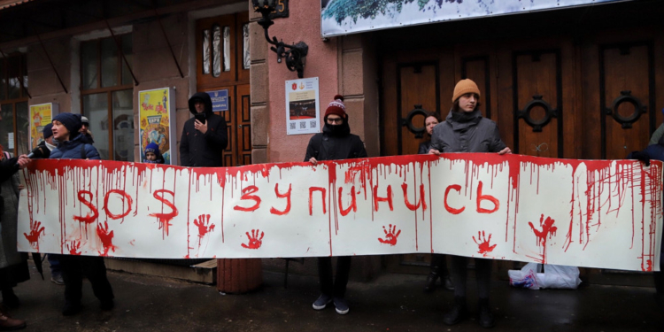 Пикет одесского цирка едва не завершился штурмом полицейского участка, куда доставили задержанных зоозашитников