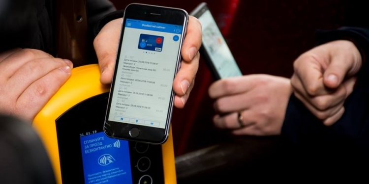 В Ивано-Франковске внедрили систему безналичной оплаты за проезд