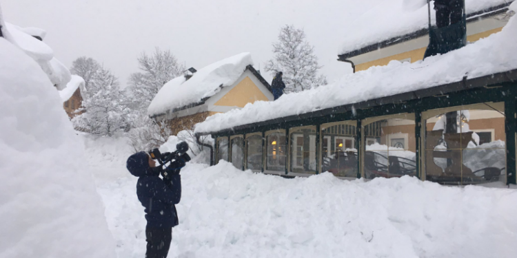 Европу накрыло сильнейшими за последние десятилетия снегопадами