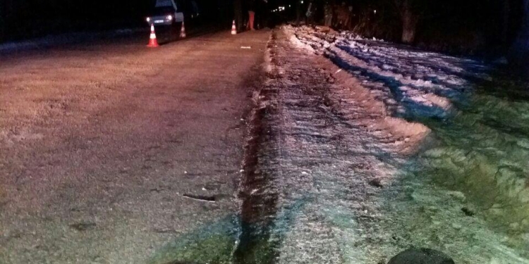 На Николаевщине женщина за рулем ВАЗа насмерть сбила пешехода и сбежала с места аварии