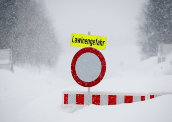 В Австрии лавина накрыла группу немецких лыжников, трое погибших