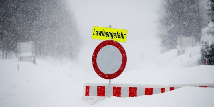 В Австрии лавина накрыла группу немецких лыжников, трое погибших
